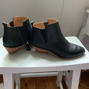 Dr. Scholl's Shoes - Dr Scholl’s booties Dr. Scholl's Shoes - Dr Scholl’s booties